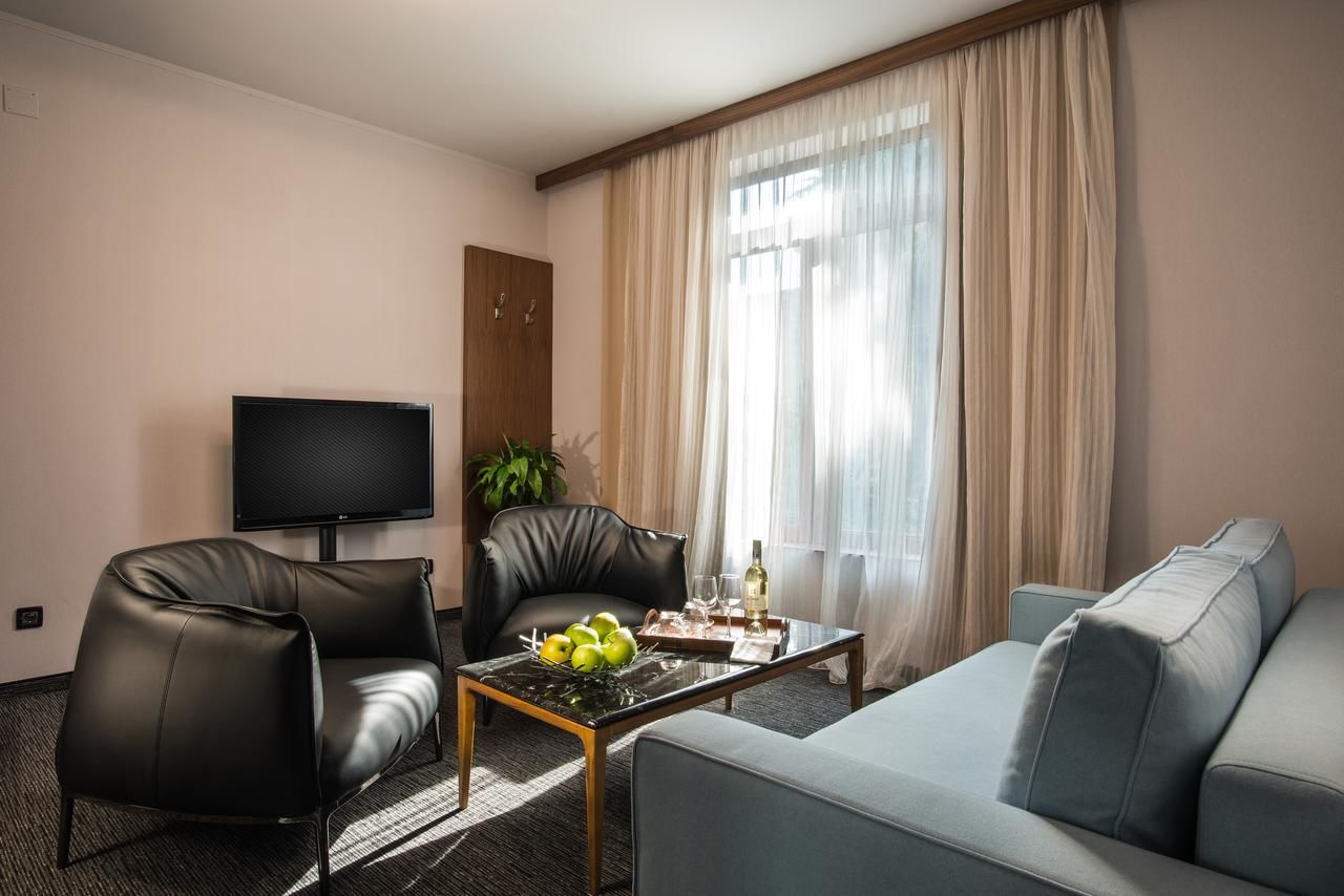 Отель Uniqato Hotel Стара-Загора-5